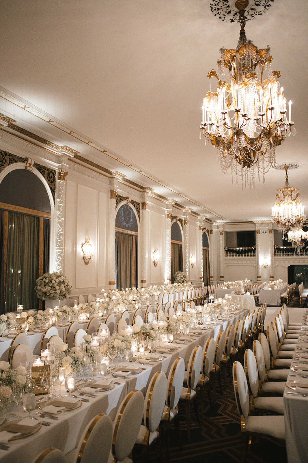 Grand-White-Wedding-Fairmont-Hotel-Flora-Nova-Design-Seattle-00025