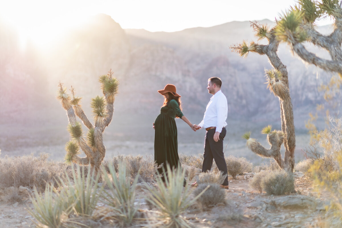 Red-Rock-Maternity-Session-Las-Vegas