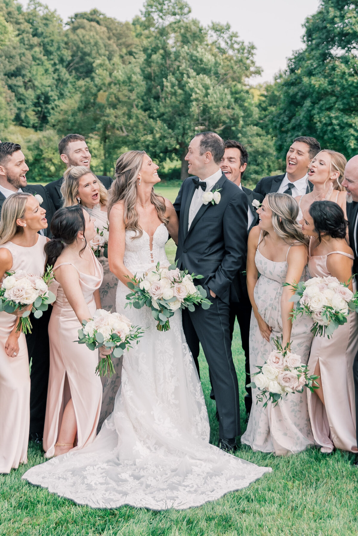 Bridal party at Rosewood Farms, captured in a beautiful and natural wedding photo session.