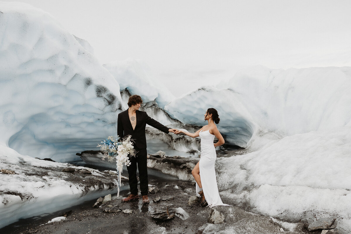 alaska-glacier-elopement-44