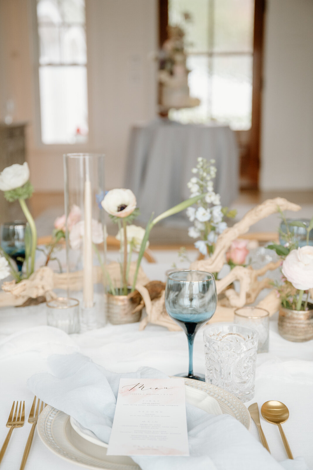 mystic-ct-coastal-wedding-flowers-tableware-rentals-petals-_-plates-31