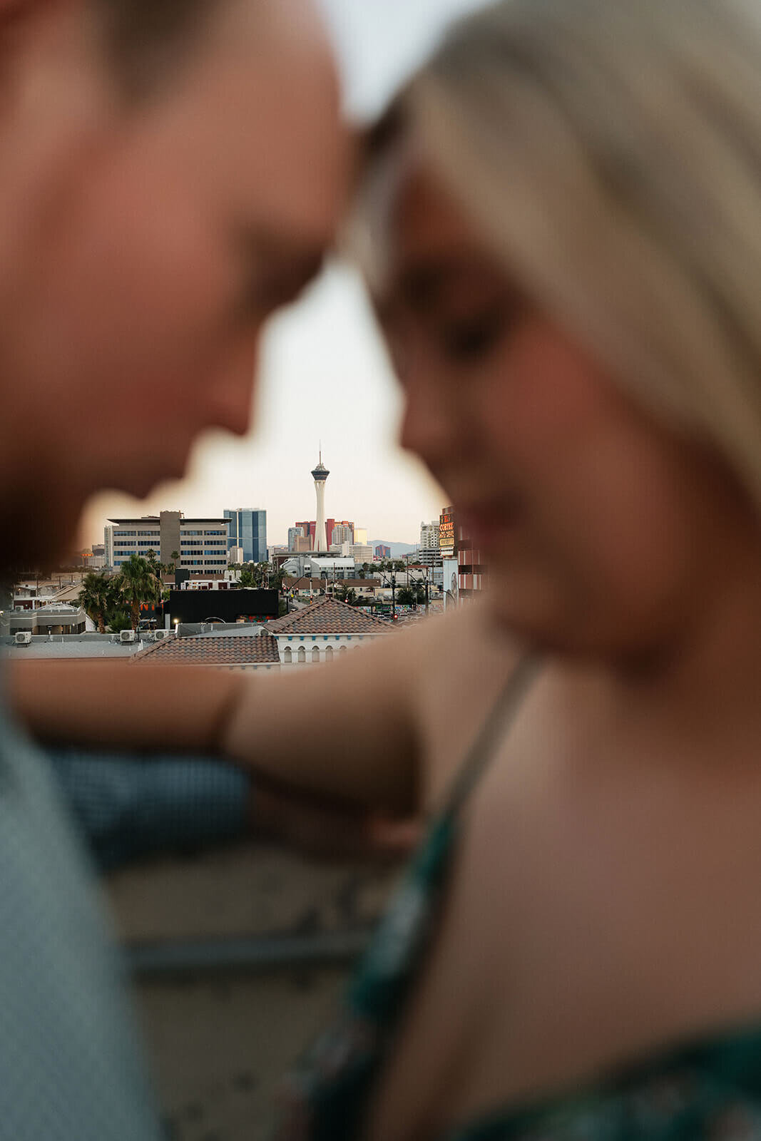 Blury-couple-photo-Las-Vegas-photography-Rachel-Murray