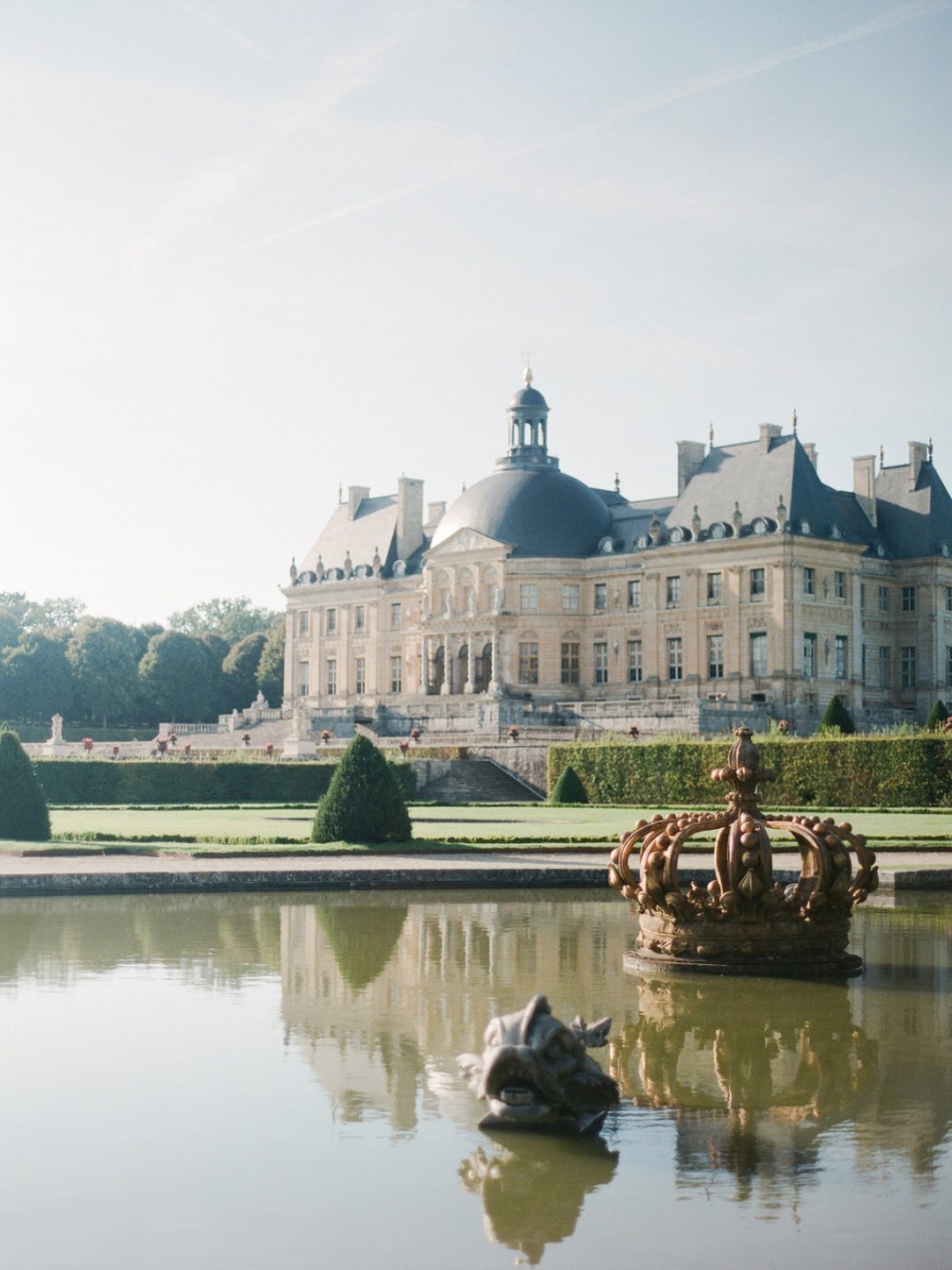 Fairytale Castle Wedding Chateau de Vaux-le-Vicomte France by @alejandrapoupelevents 1