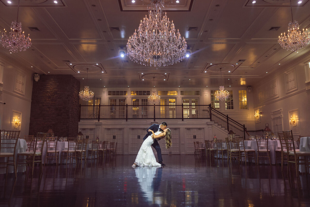 250711-Kelly&Joe-TheHamiltonManor-Wedding-Hamilton-Previews-Web-121