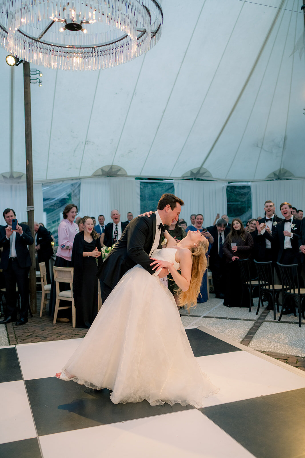 elevated_neutral_tones_governor_thomas_bennett_house_charleston_destination_wedding_photographer_wedding_Kailee_DiMeglio_Photography-1305