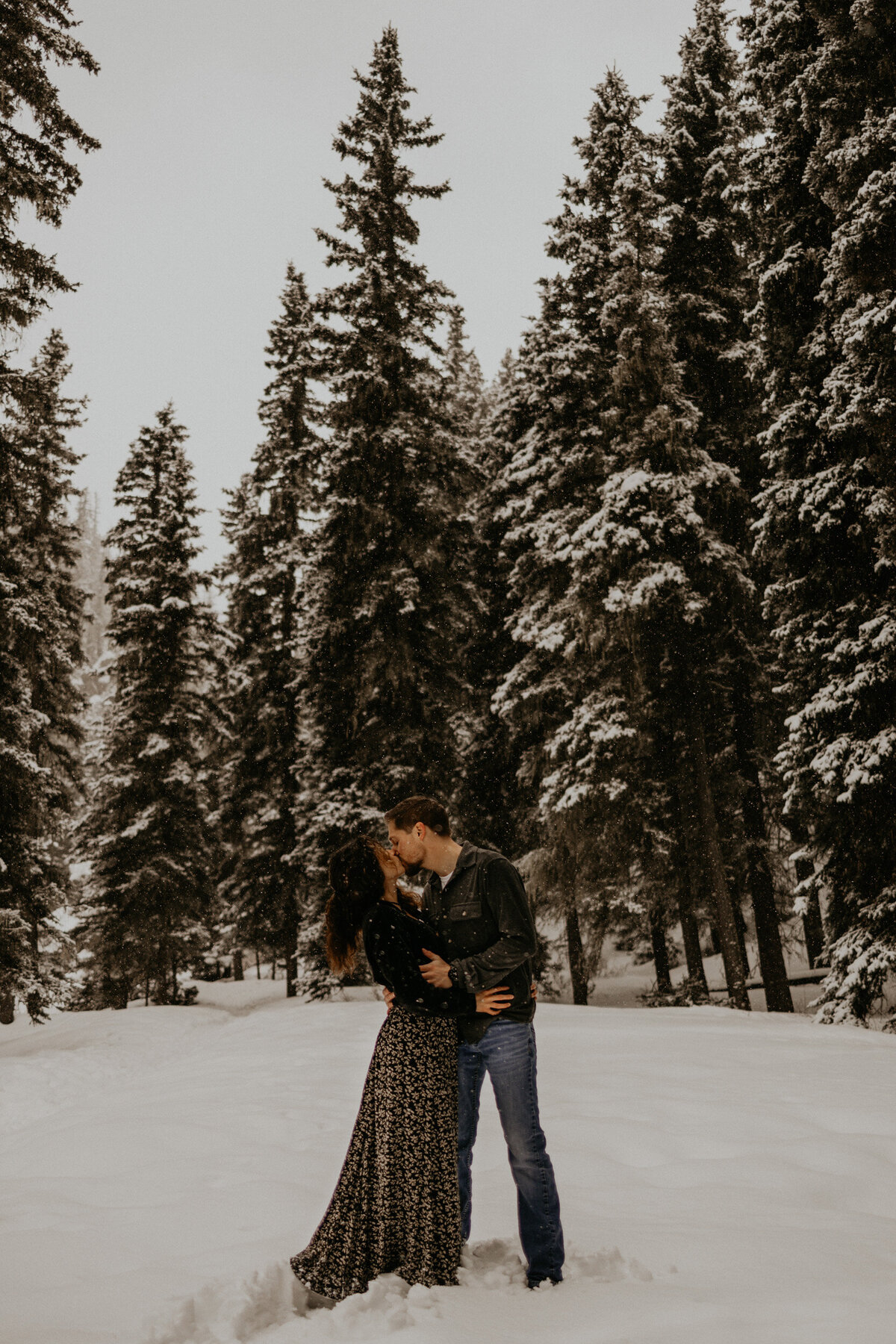 snowy-jemez-springs-photo-shoot-new-mexico-9