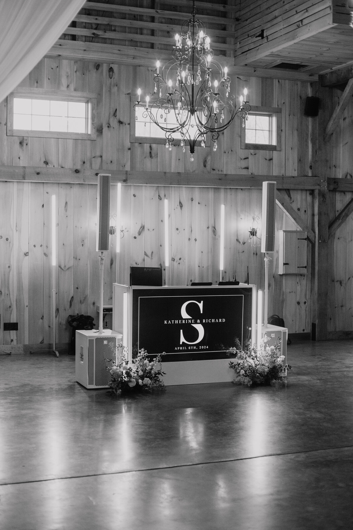 dj-booth-wedding-stonehurst-video-monogram-elegant-dance-lights