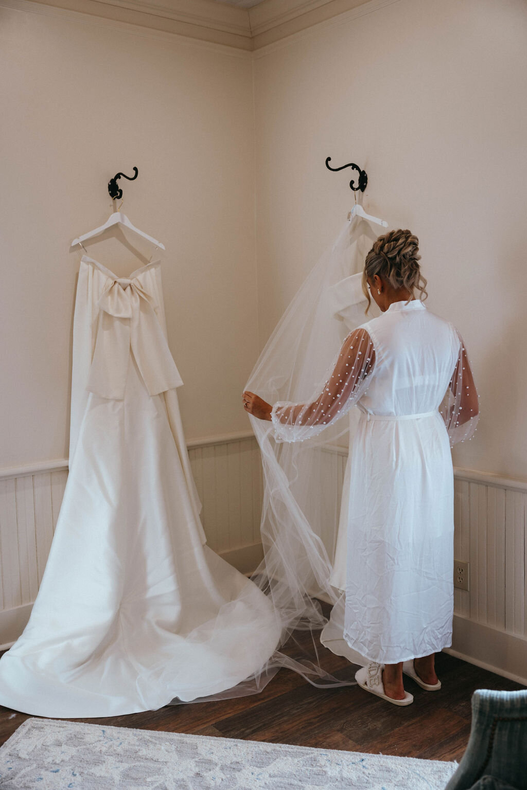 Emily-Hayter-Wedding-Photography-Getting-Ready3734