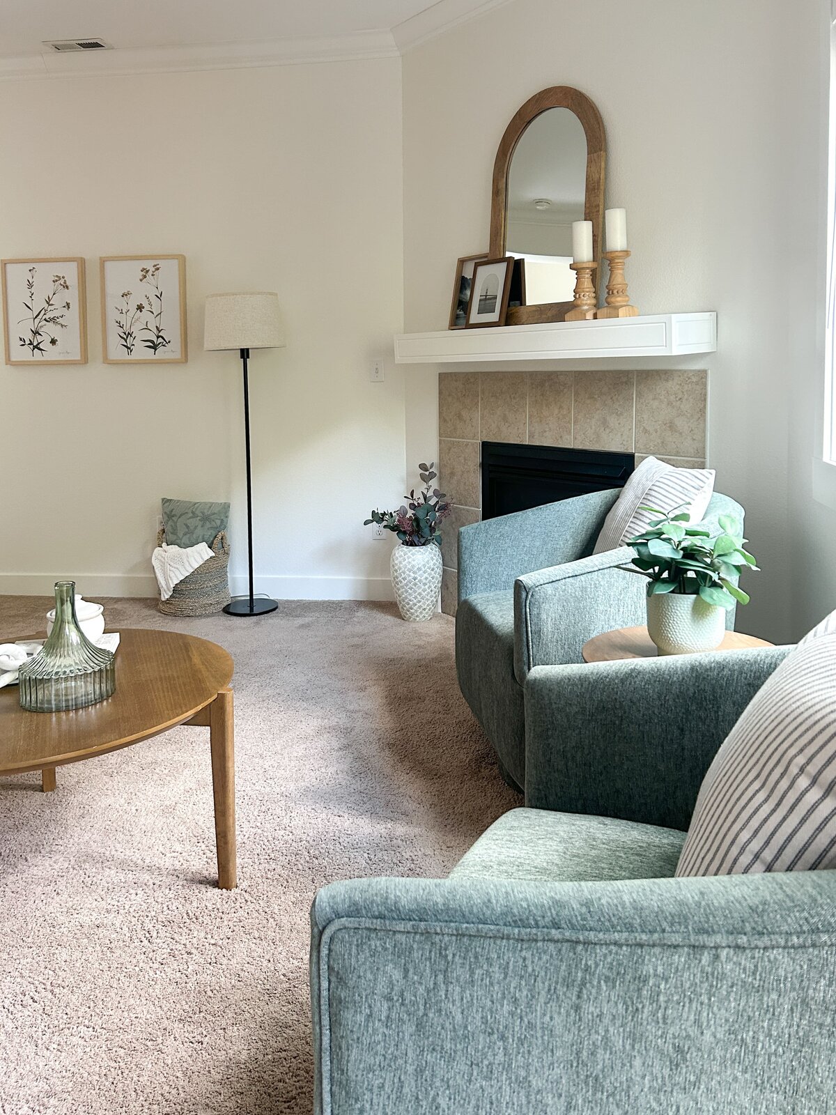 occupied-home-staging-bothwell-condo-living-room-modernmollusk-1