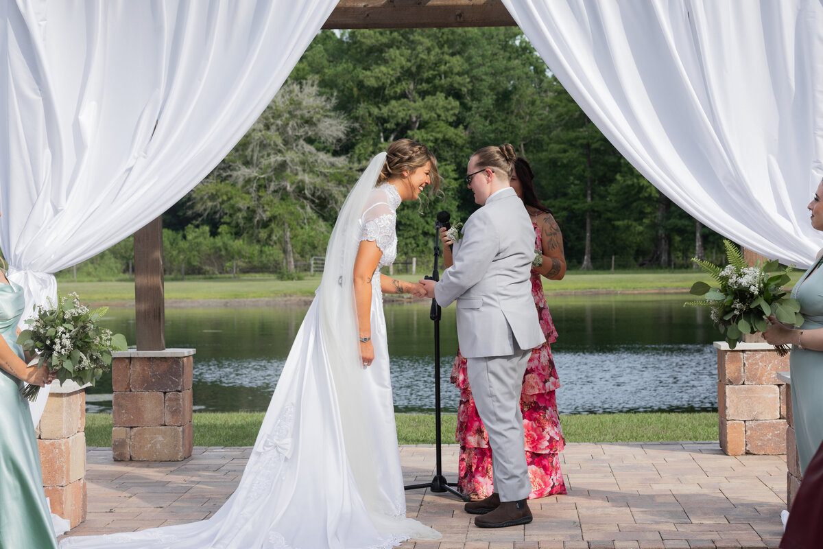 wedding-ceremony-at-cypress-creek-farmhouse-astatula-florida