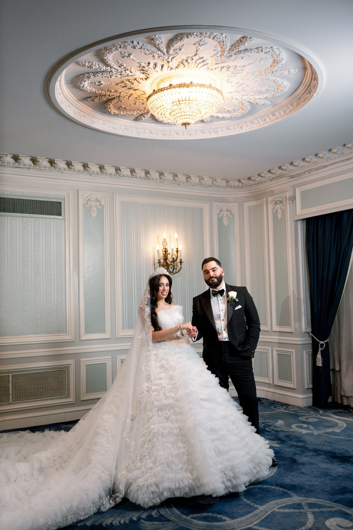 Berlez-Aspen-Avenue-Chicago-Wedding-Photographer-Windy-City-Wedding-Dance-Fulton-West-Event-Christmas-Session-35