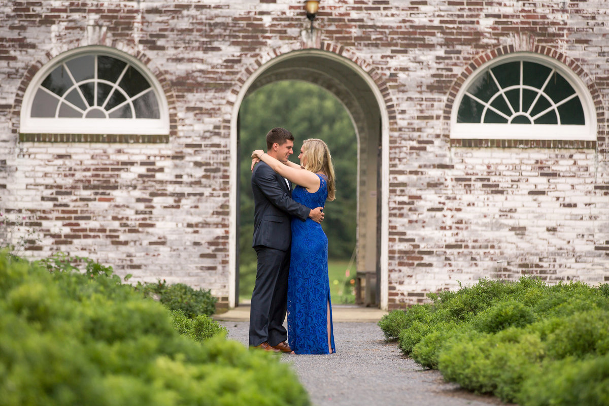 winchester-virginia-engagement-arboretum