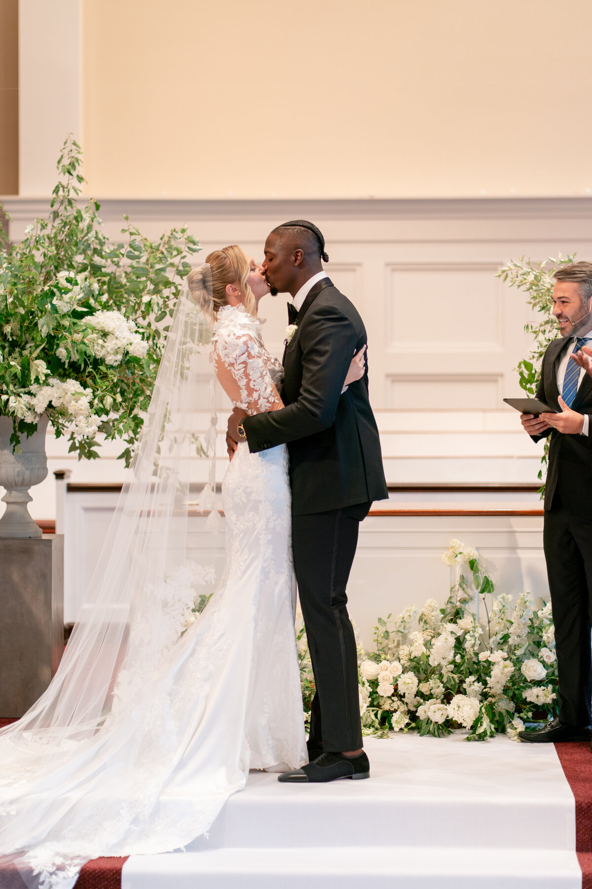 Savannah-Jamey-Country-Club-Buffalo-Summer-Wedding-19