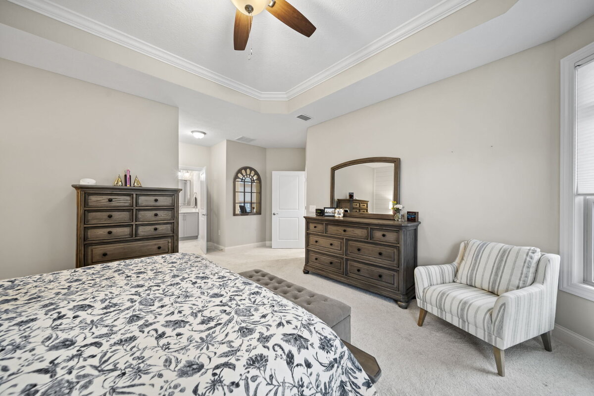 44-web-or-mls-A7403602