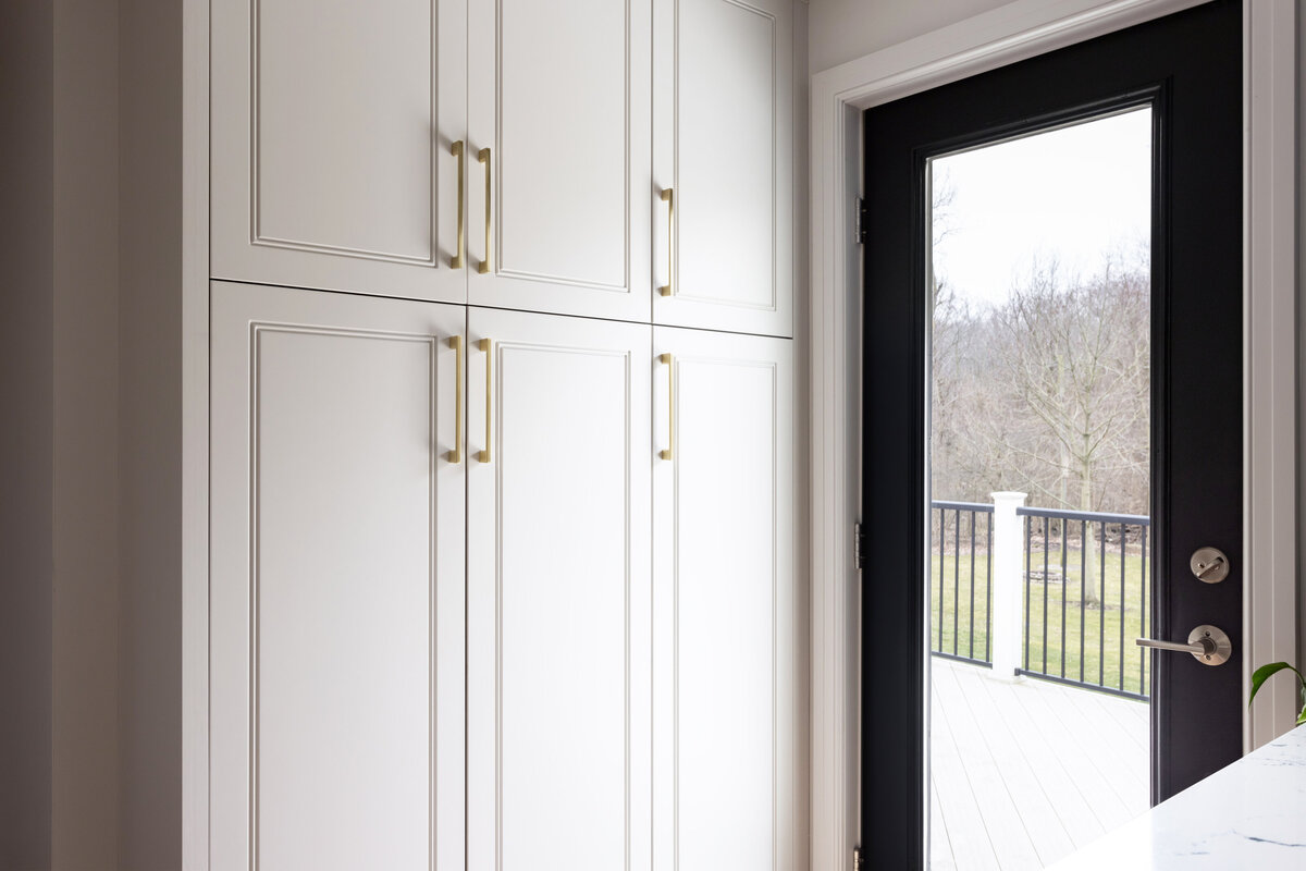 KatCoInteriors-Tiessen-Mudroom_Bar-07