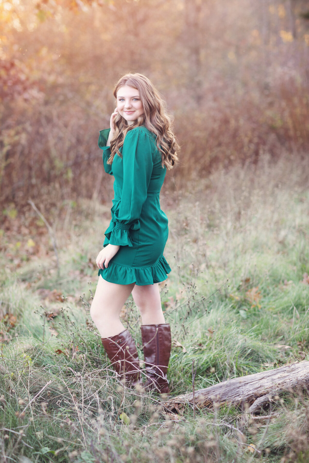 high school senior girl portrait outdoors in field - Kristen Zannella Photography
