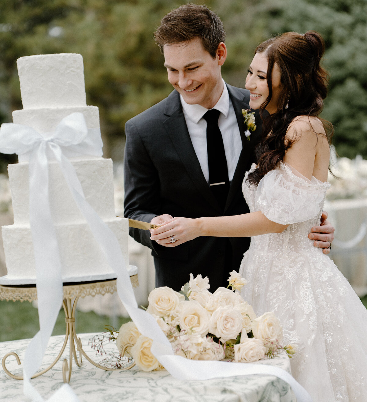 floralweddingcakecutting53