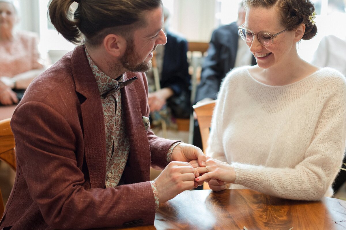 Heiraten-Hochzeit-Hochzeitsfotograf-Schloss-Andelfingen-Zivilhochzeit-4