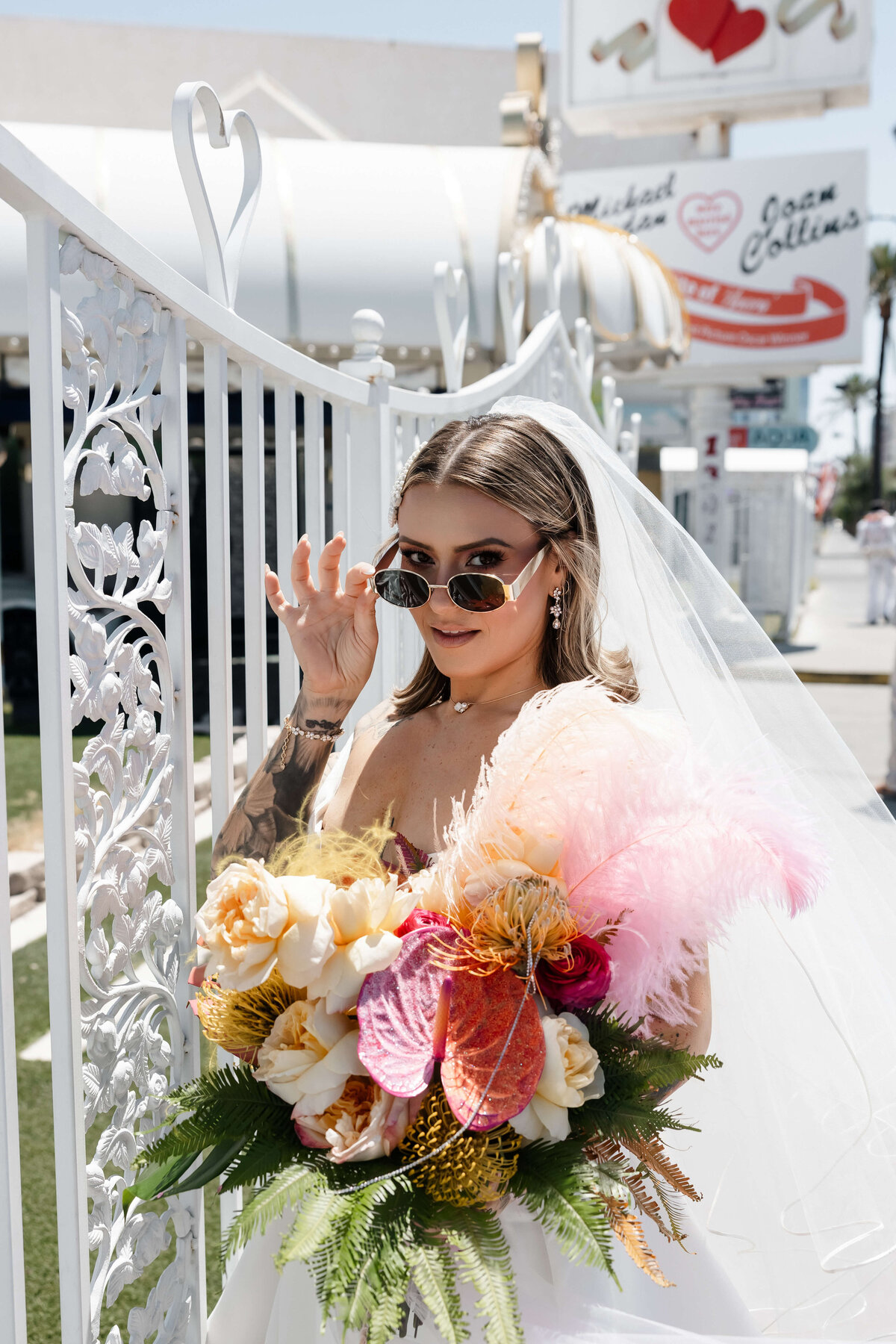 50_riskyexposure_sasha-andy_las-vegas-elopement-photography