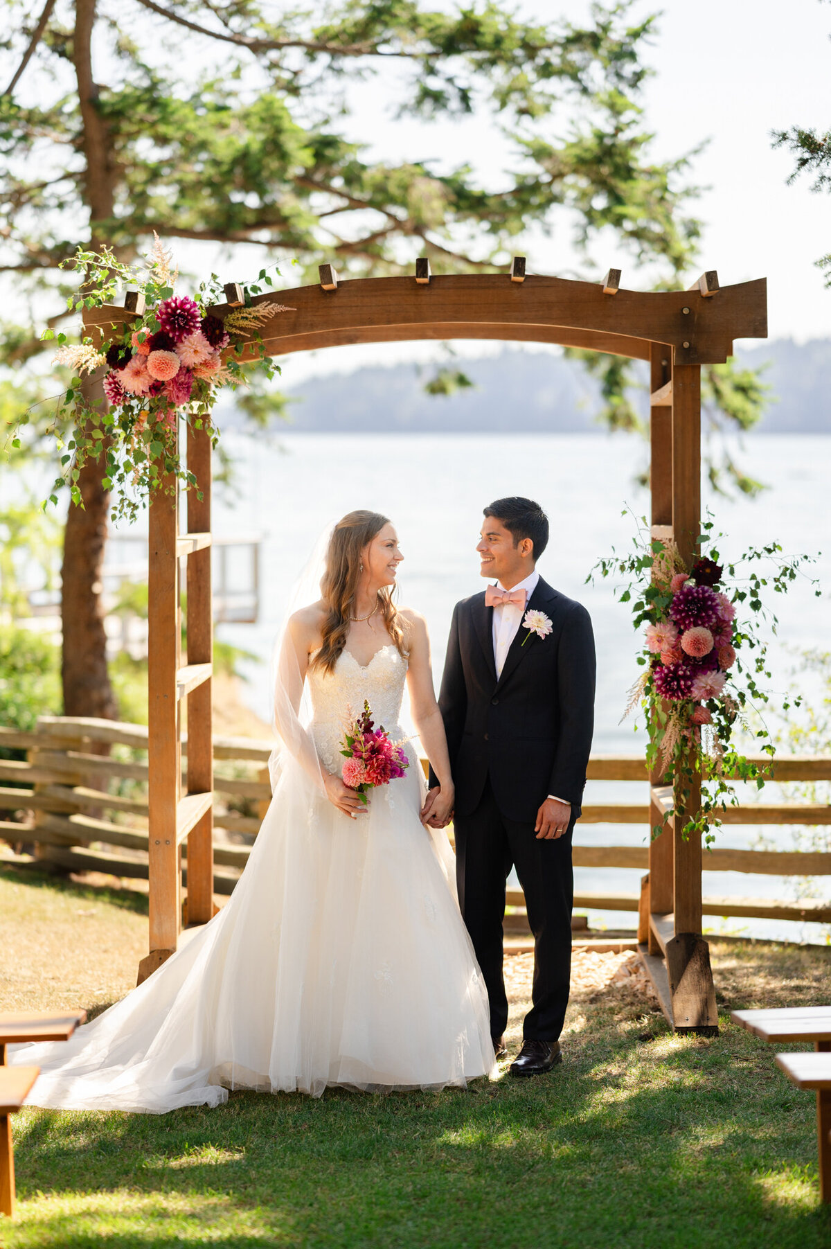 Hope-Island-Beach-Club-Wedding-LaConner_Caylie-Mash-Photography_221