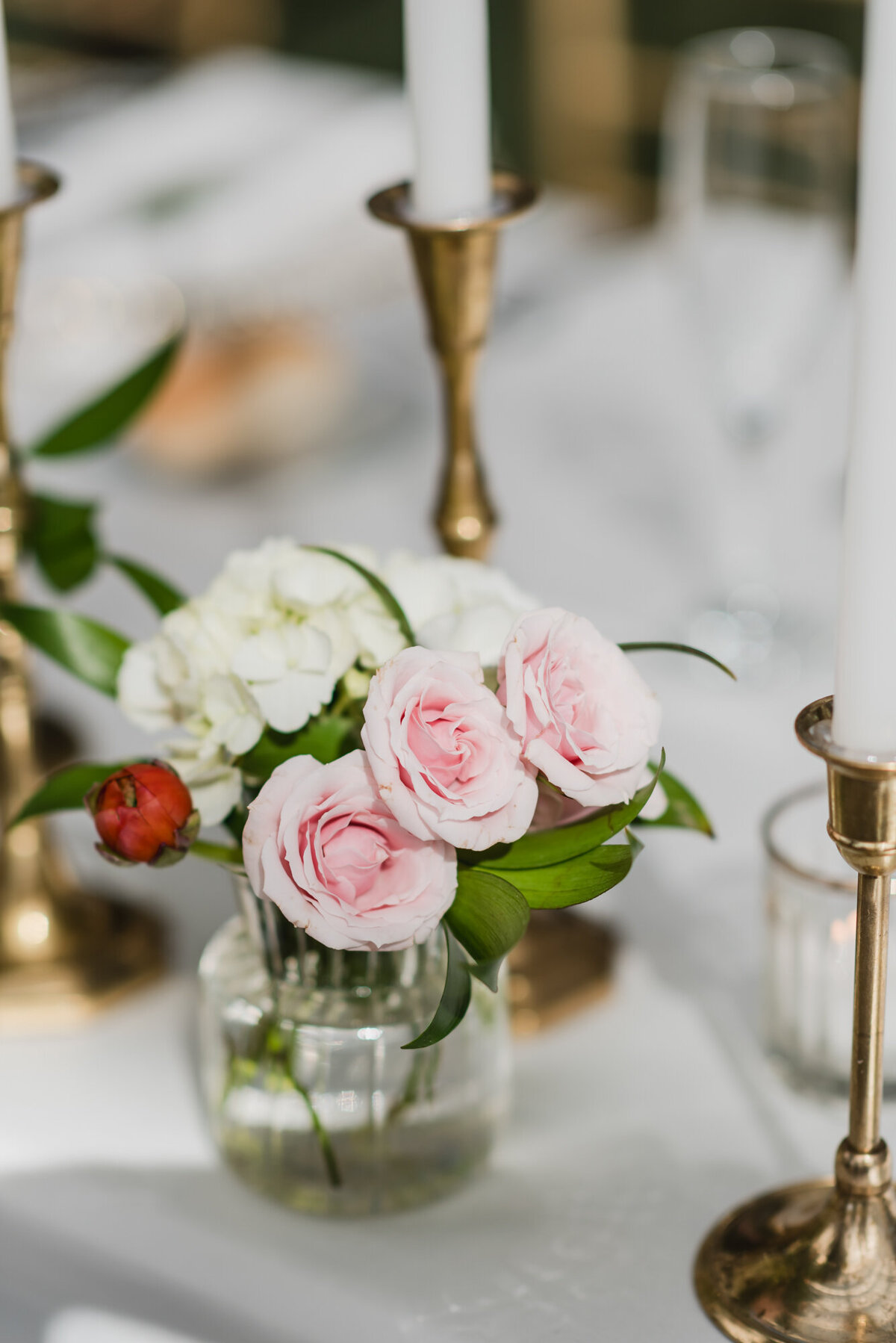 BLUSH AND BLACK SPRING PLANTERRA CONSERVATORY WEDDING IN WEST BLOOMFIELD, MICHIGAN PROVIDED BY KARI DAWSON, TOP-RATED DETROIT WEDING PHOTOGRAPHER, AND HER TEAM53