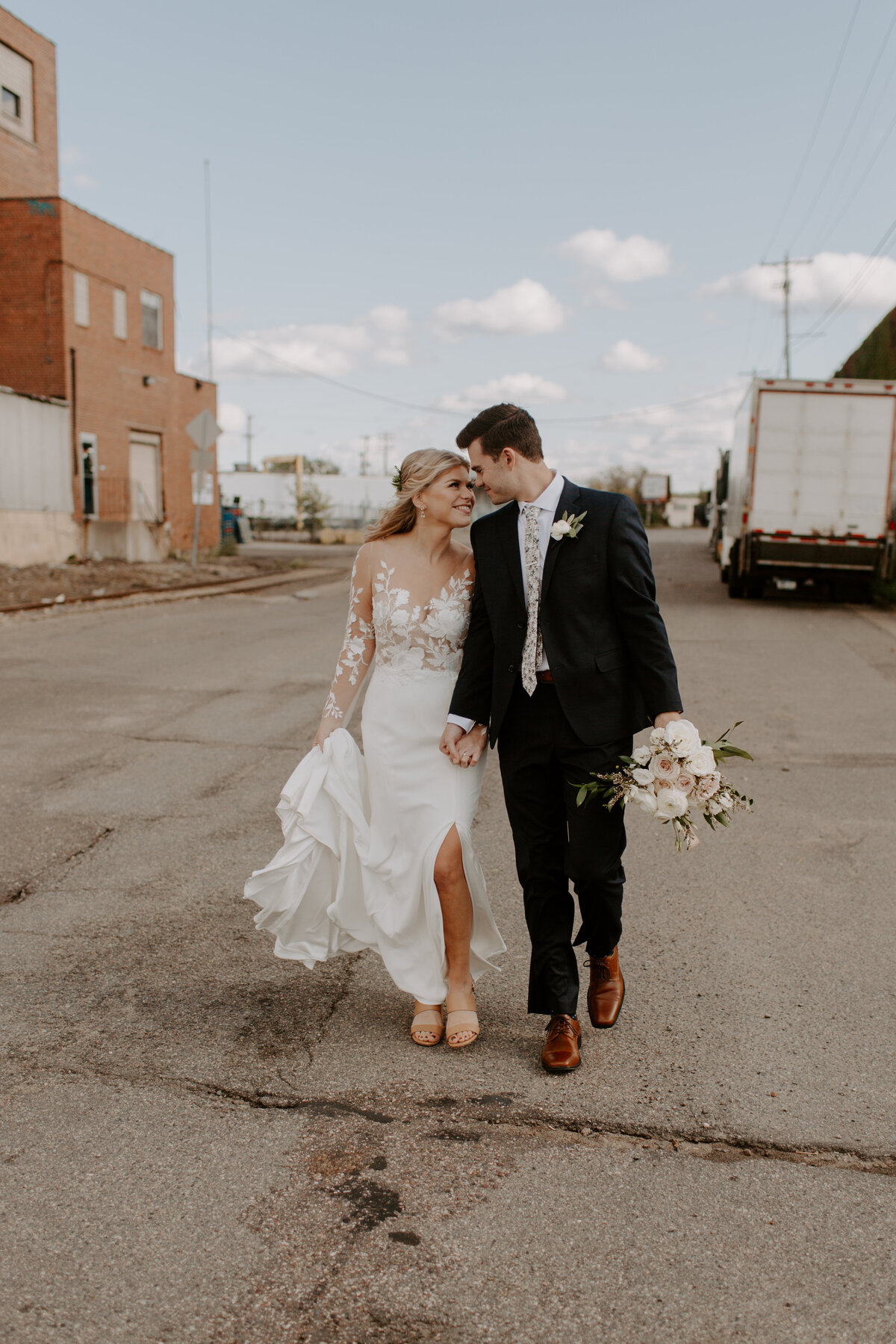Paikka-Minnesota-Intimate-Fall-Wedding-Skyler-and-Vhan