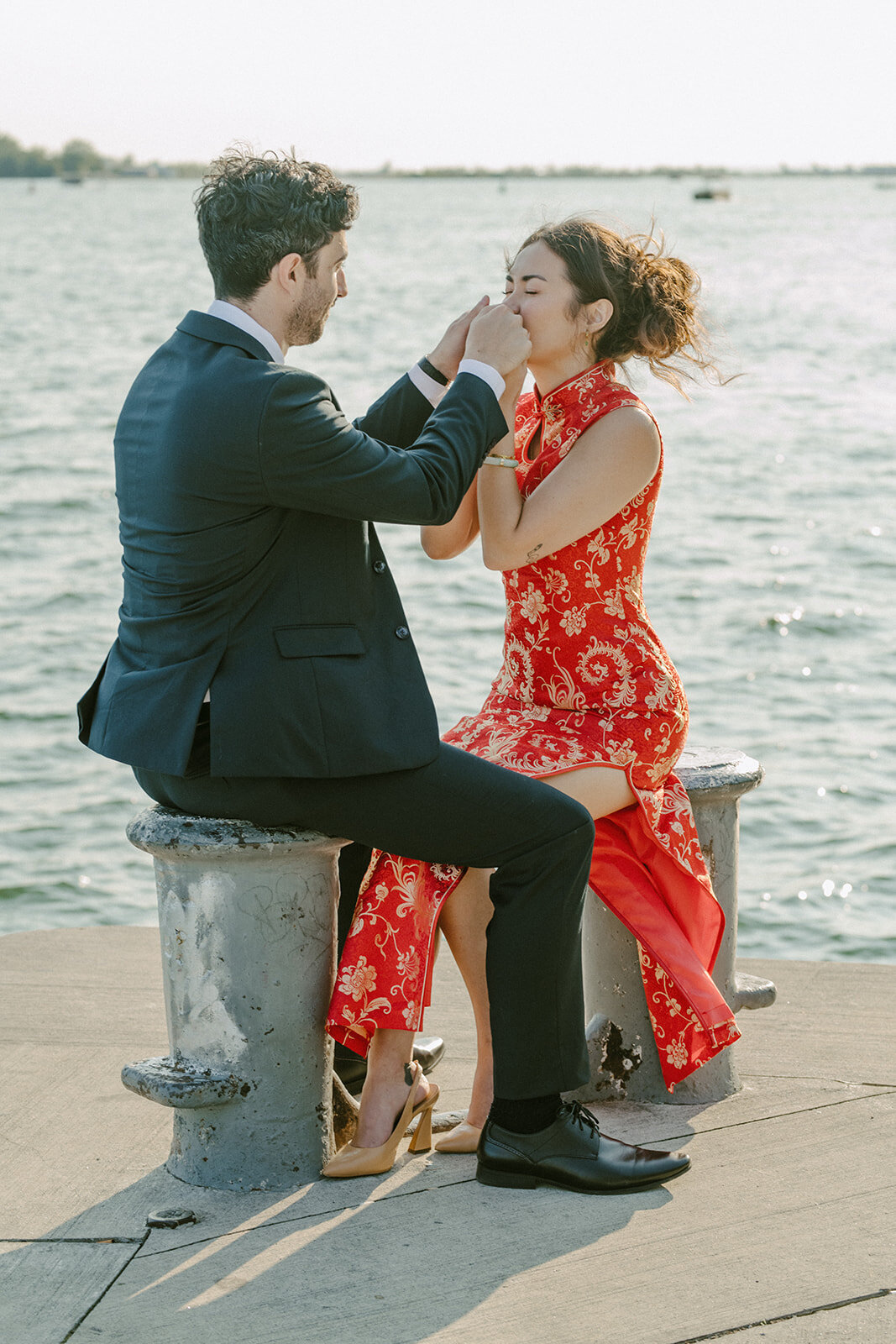toronto-city-elopement-city-hall-ttc-subway-sugar-beach-fun-romantic-sumer-wedding-2817