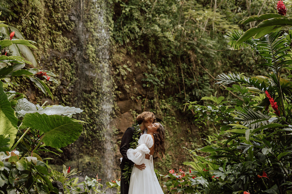 hawaii-waterfall-elopement-7473