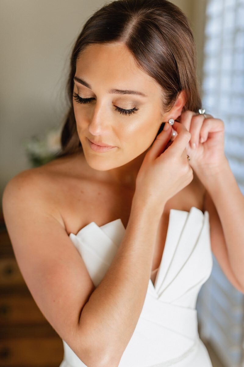 Classic Wedding at City Church of Evansville with Reception at ECC046