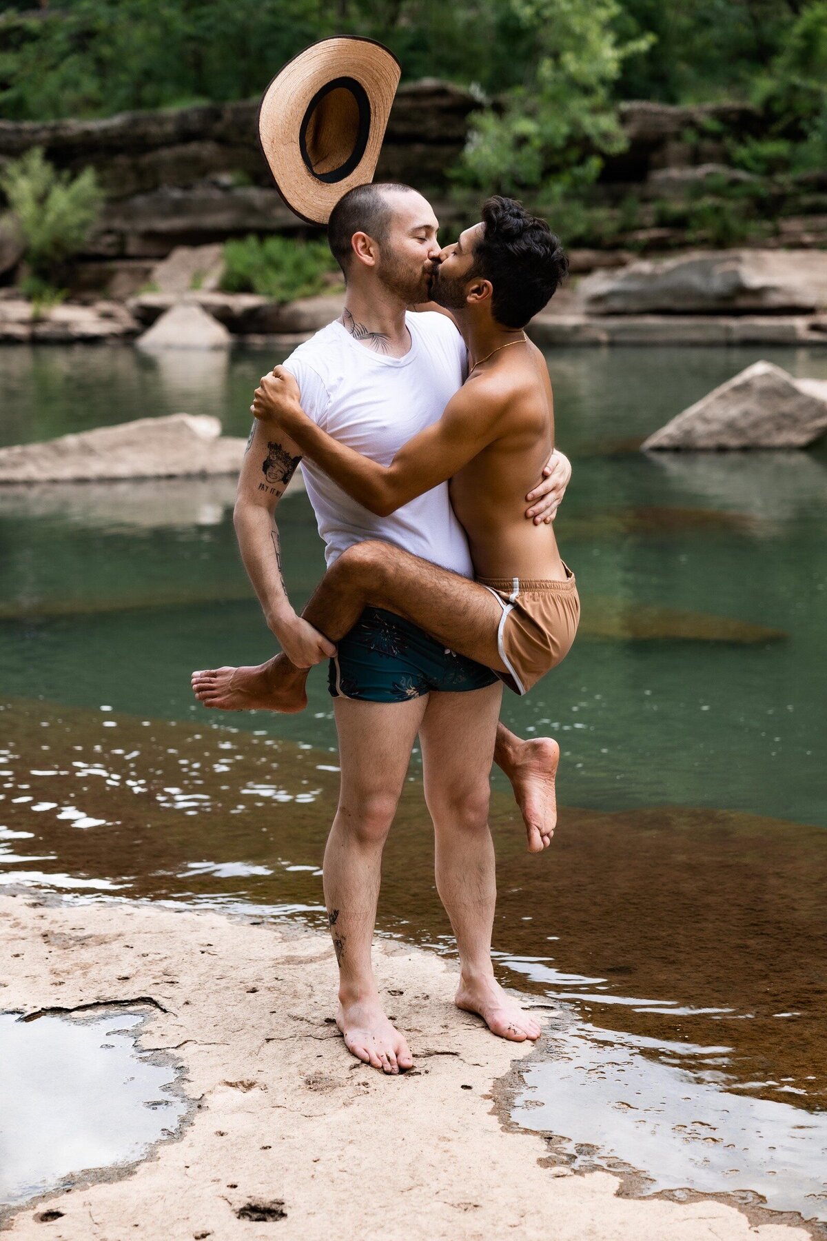 lgbtq-nashville-engagement-photographer-27