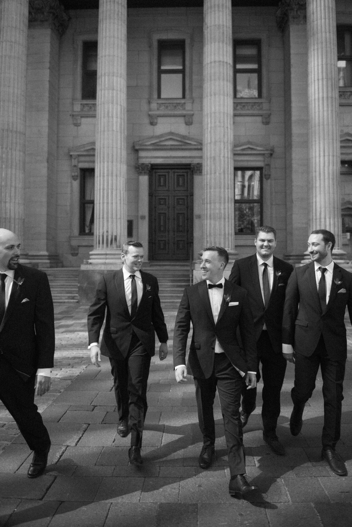 montreal-old-port-sciences-center-luxury-wedding-photographer-julia-garcia-prat-12