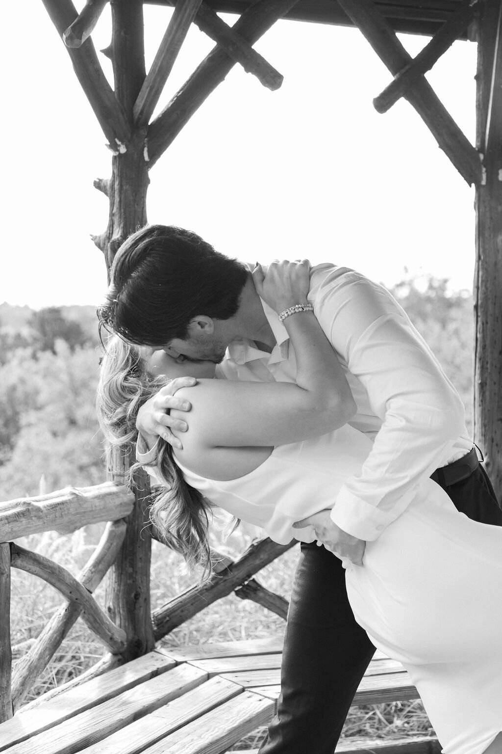 meredith-michel-photography-black-and-white-engagement-dip-kiss-richmond-va