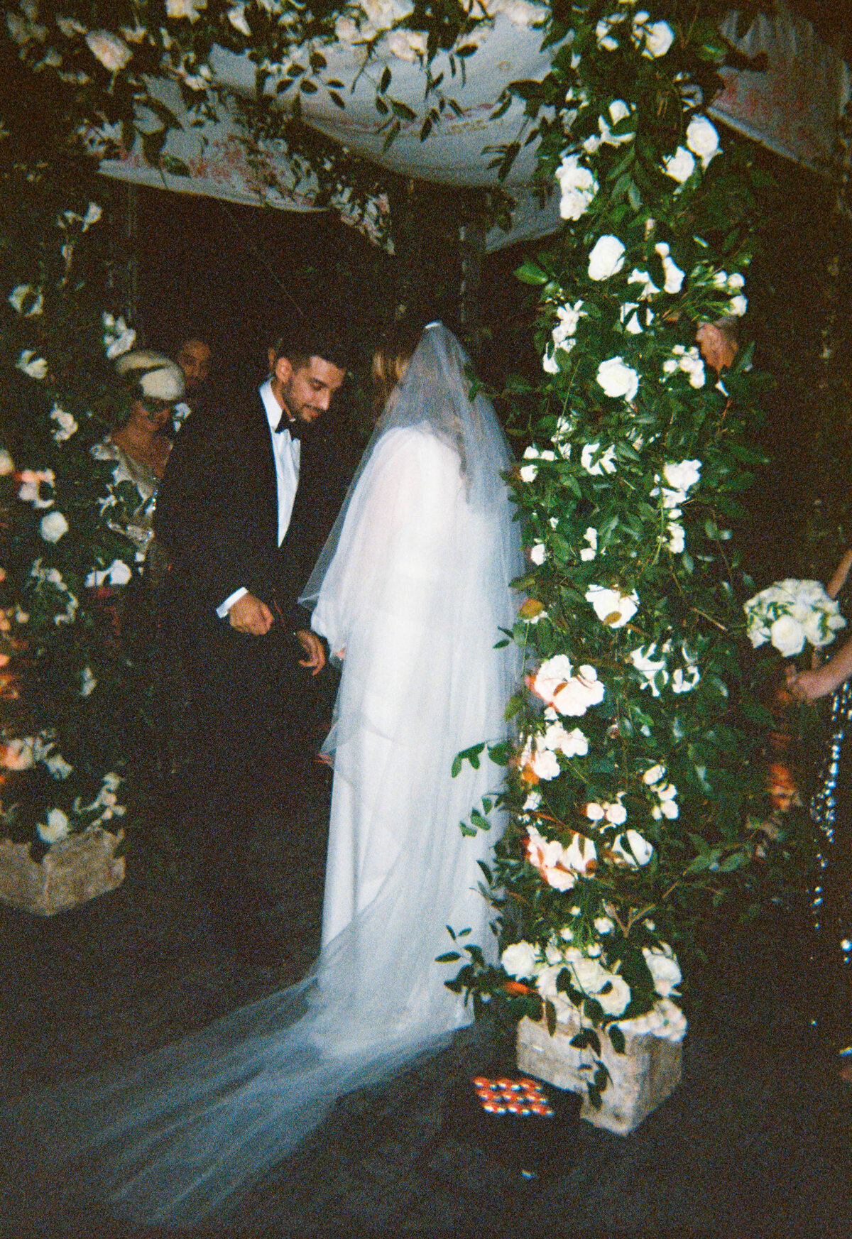 bryant-park-grill-new-york-city-wedding-sava-weddings-film-68-1-1408x2048