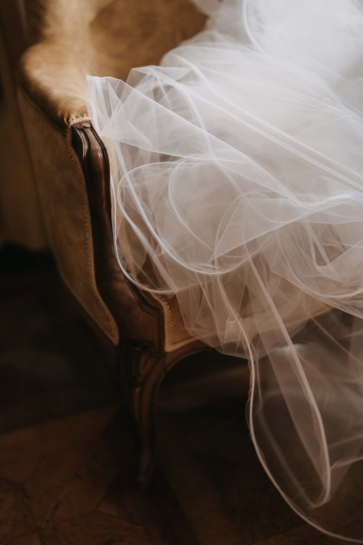 bride veil detail at villa mangiacane