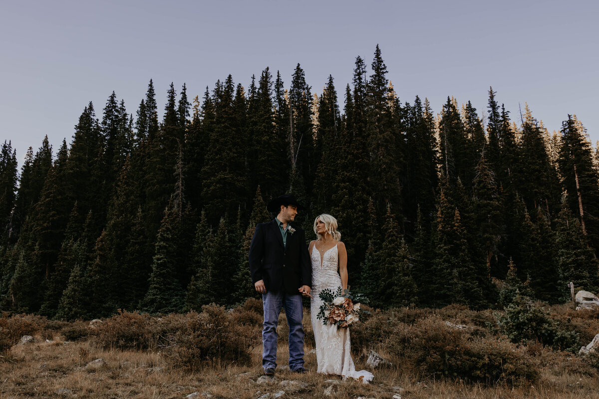 williams-lake-trailhead-elopement-taos-ski-valley-34