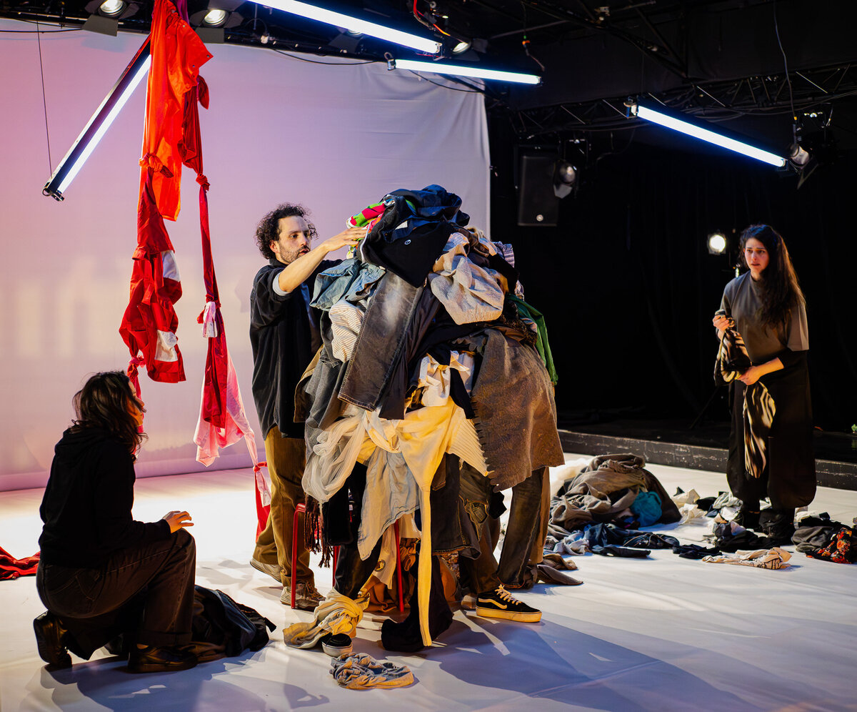 NOUS NOUS REPOSERONS Cie Les Filles de Mai_2190066-Enhanced-NR