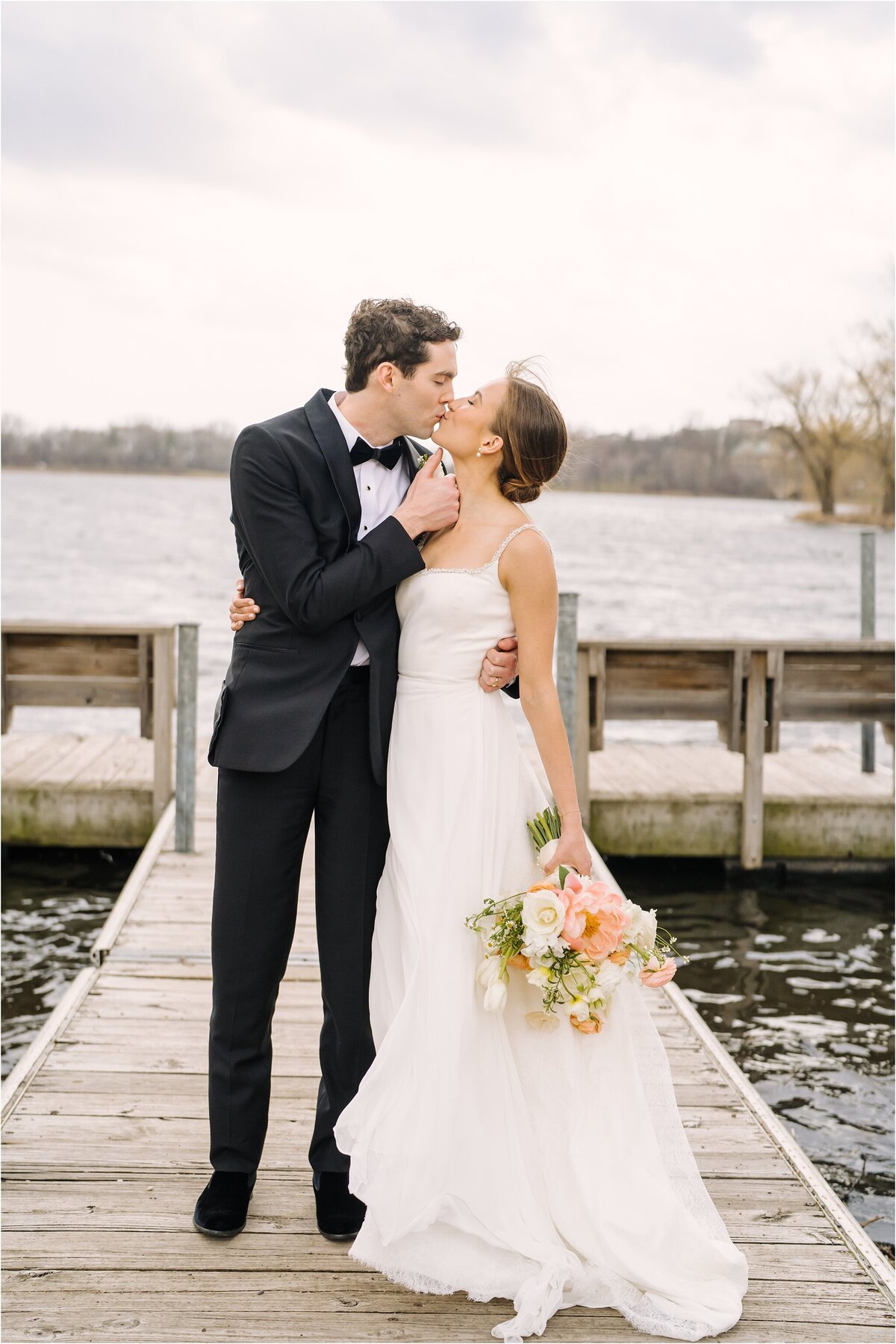 Best-Minneapolis-Wedding-Photographers-1733-201438_rz