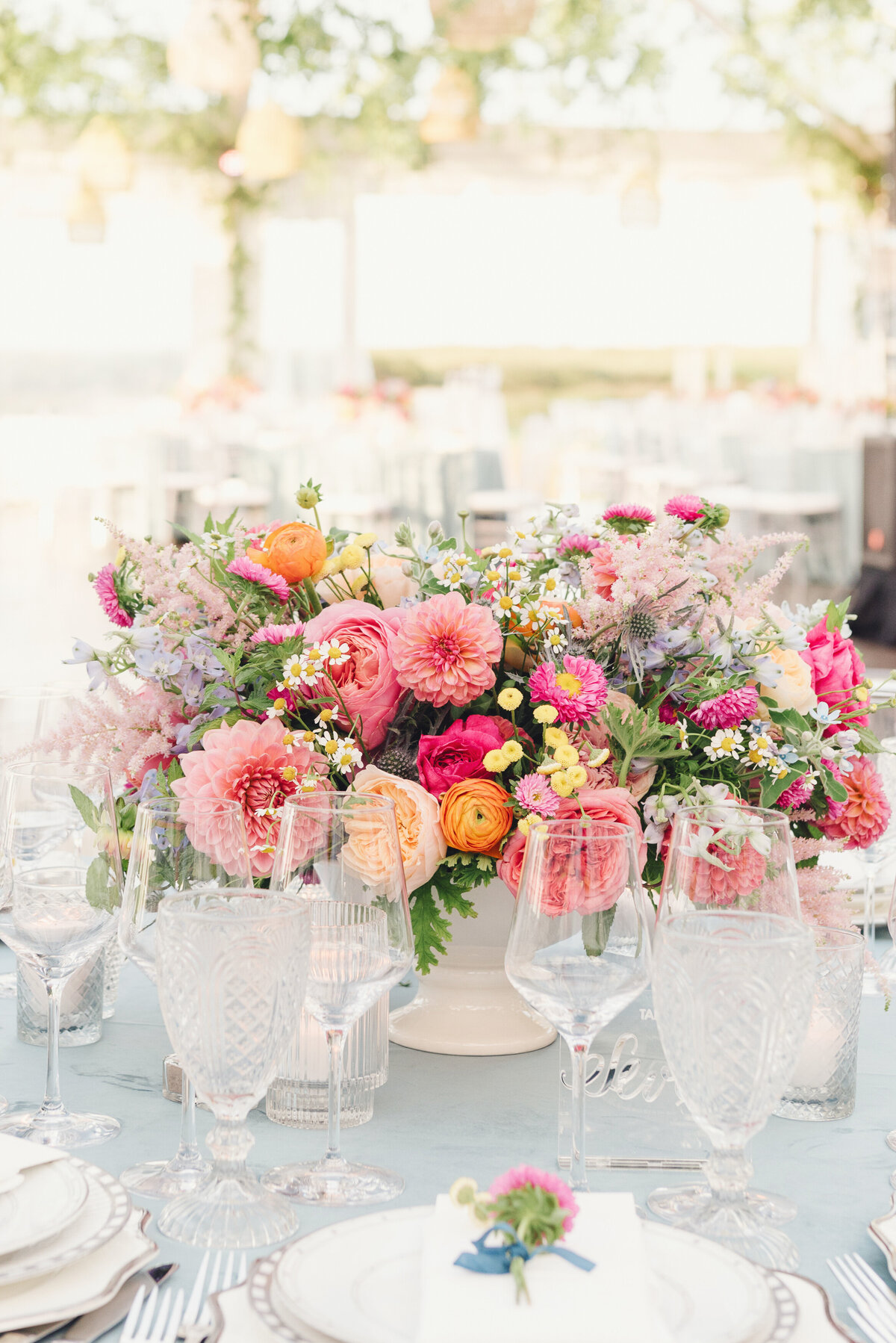 colorful-nantucket-golf-club-wedding
