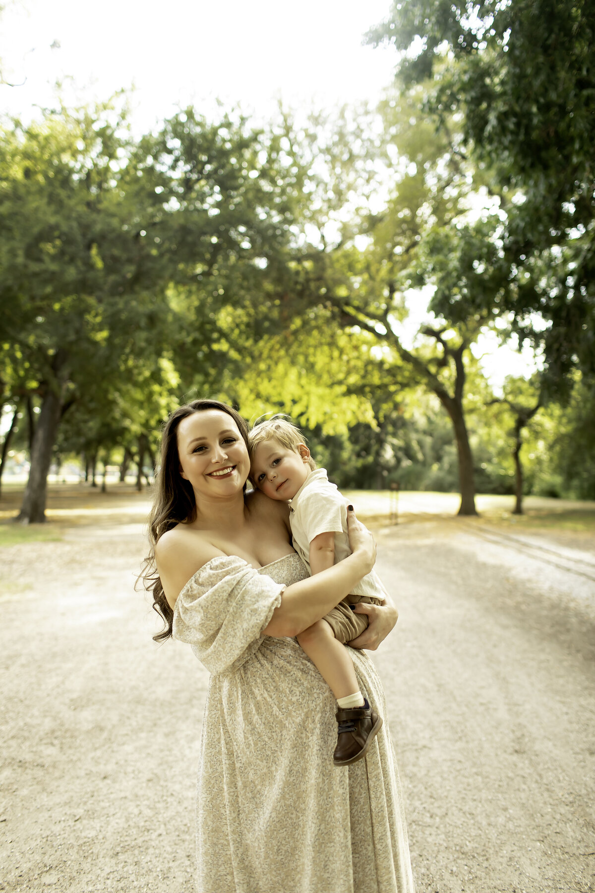 Fort-Worth-Maternity=photograper-chunky-monkey-photography