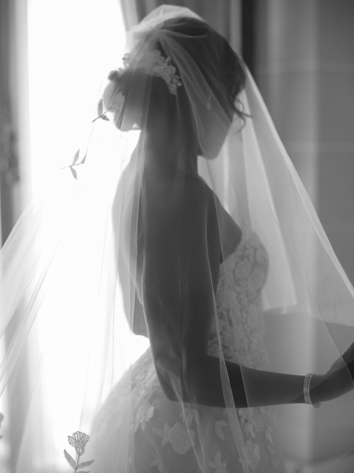 perry-belmont-house-wedding-romantic-black-bride