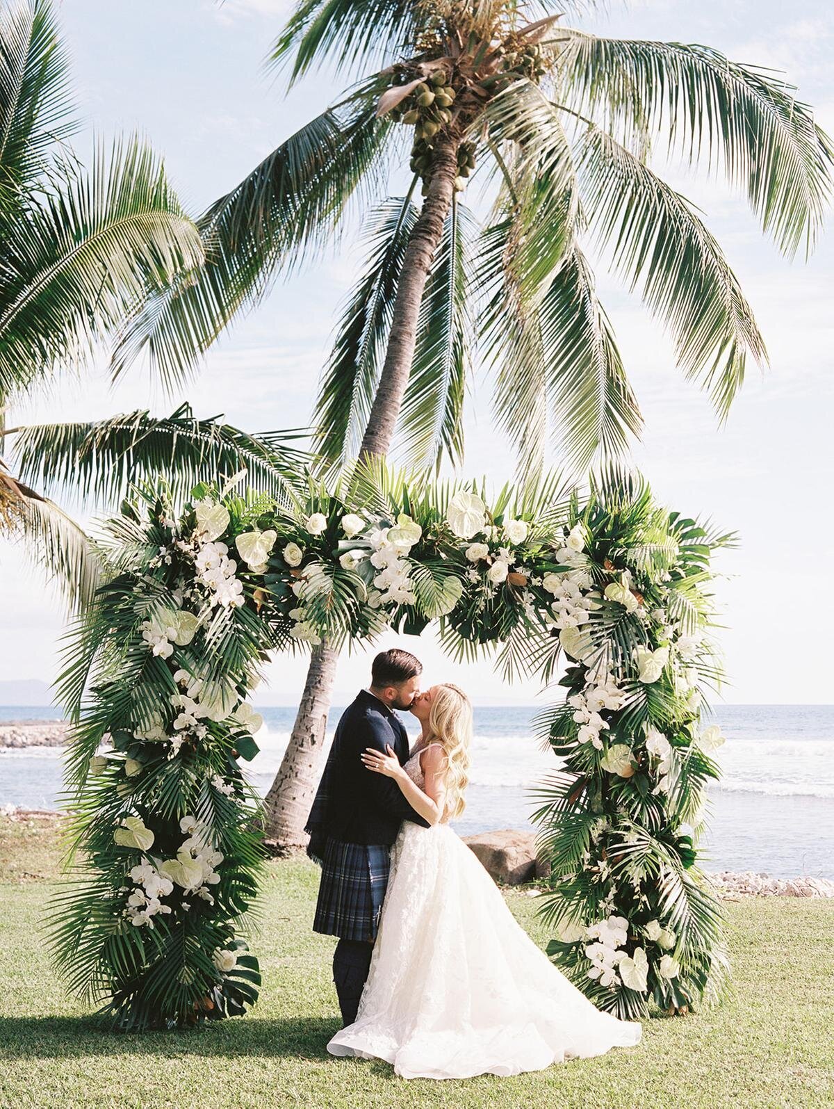 Maui-Hawaii-Wedding-Timeless-Elegance-Bre-Jane-Photography-31