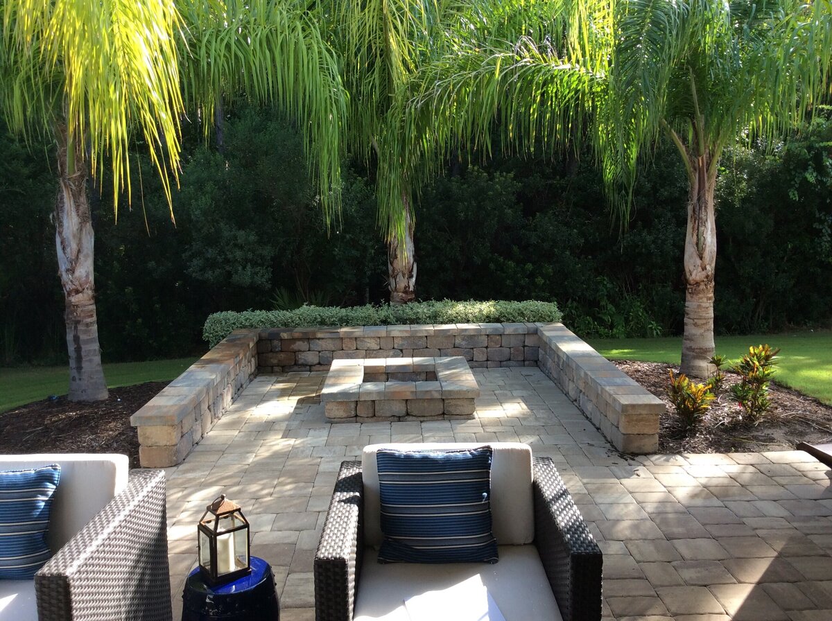 North Florida fire pit and hardscape