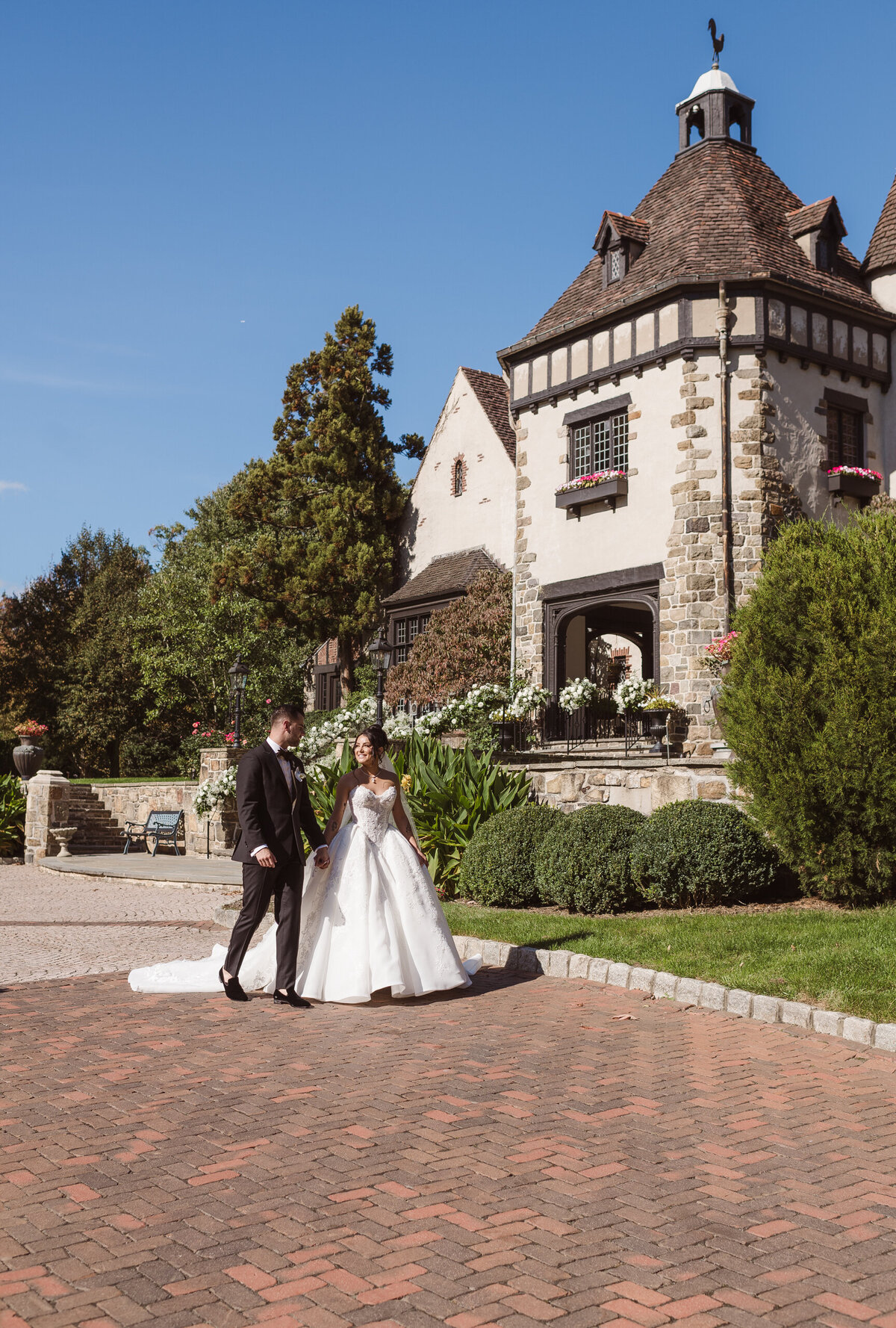Storybook fairytale wedding photos at pleasantdale chateau nj by suess moments photographer