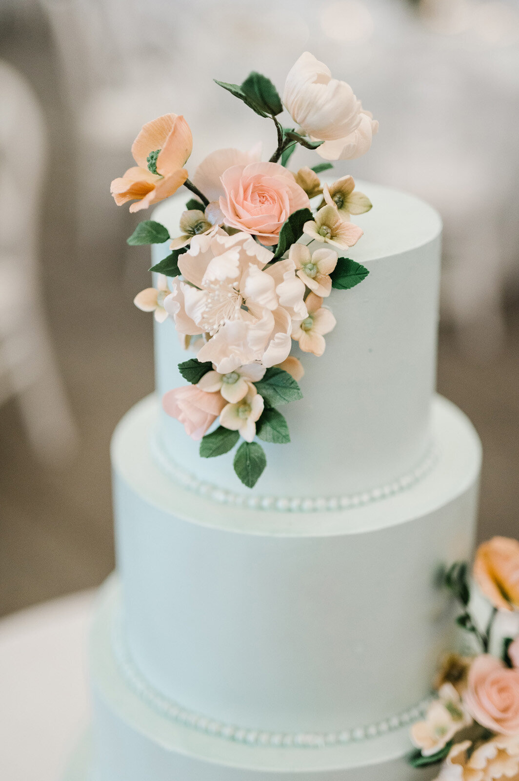 Kate-Murtaugh-Events-Newport-RI-Castle-Hill-Inn-sugar-flower-designer-cake