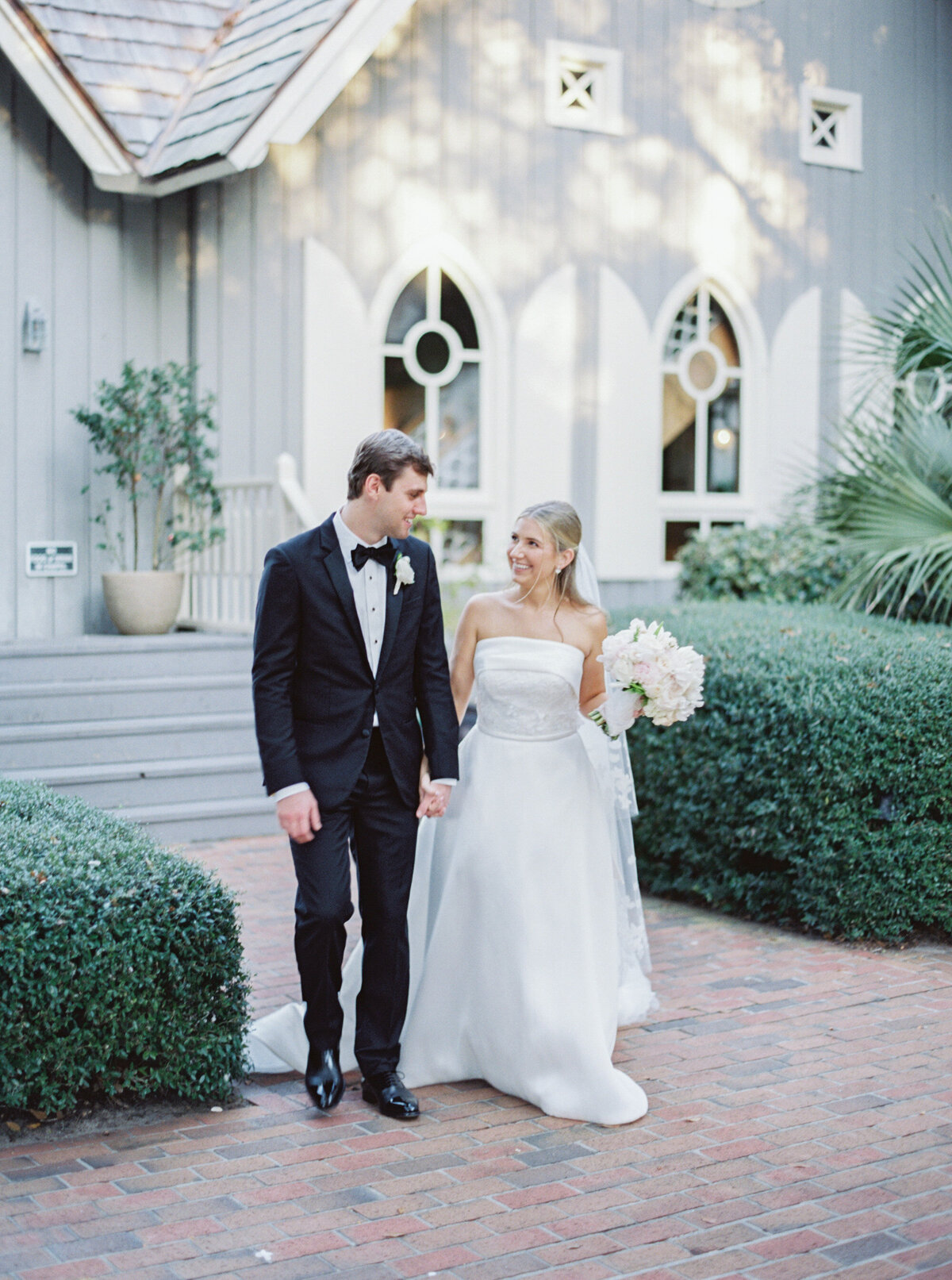 Emily March Photography Wilmington, North Carolina and Destination Wedding Engagement Photographer Heirloom Photography for Memorable Gatherings Light Airy Sentimental Imagery Images Weddings CannonWedding_0650