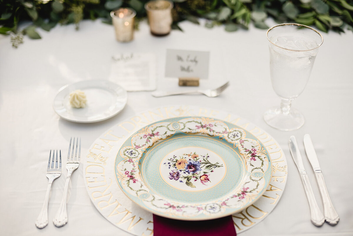 An elegant black tie garden wedding at Planterra Conservatory in West Bloomfield Michigan provided by top rated Metro Detroit wedding photographer Kari Dawson15