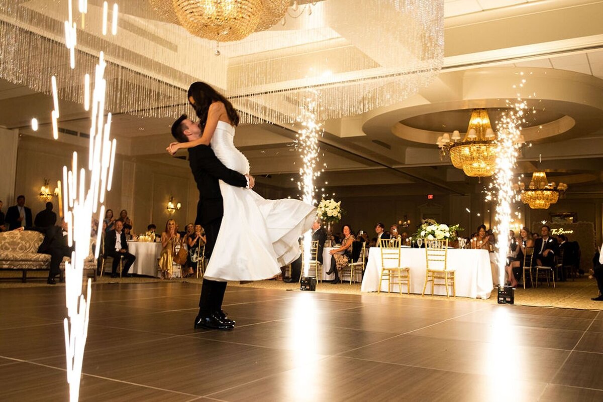 wedding-dancefloor-sparklers