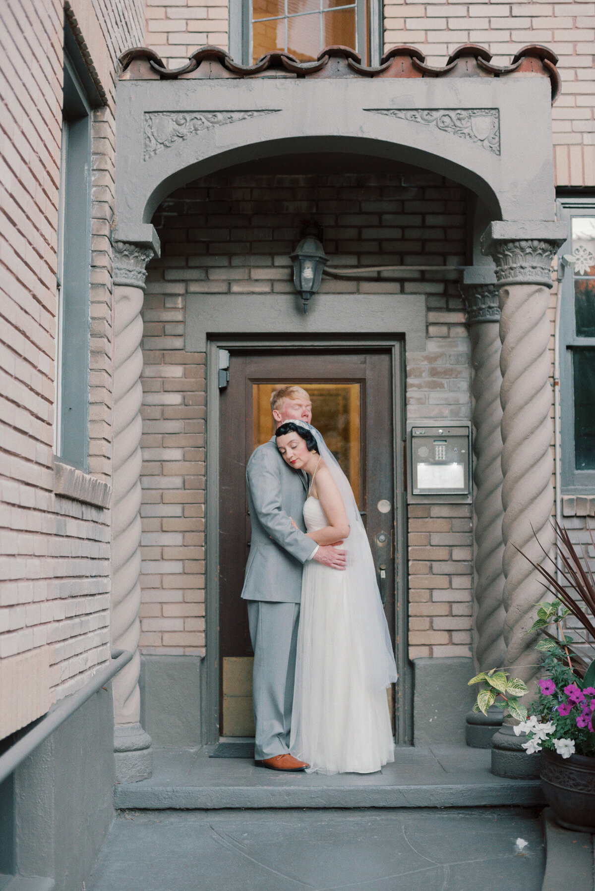 Seattle-wedding-photographer-rainier-chapter-house-129