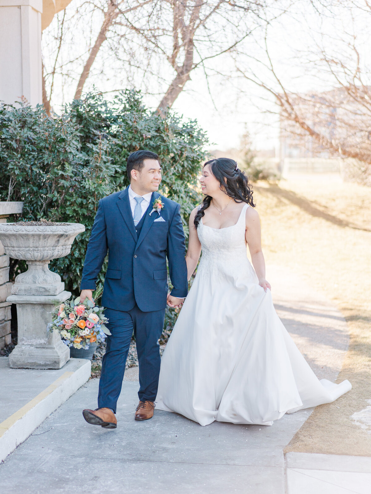 Chateaux at Fox Meadows Colorful Spring Wedding Light and Airy Elena Spraguer Photography  0099