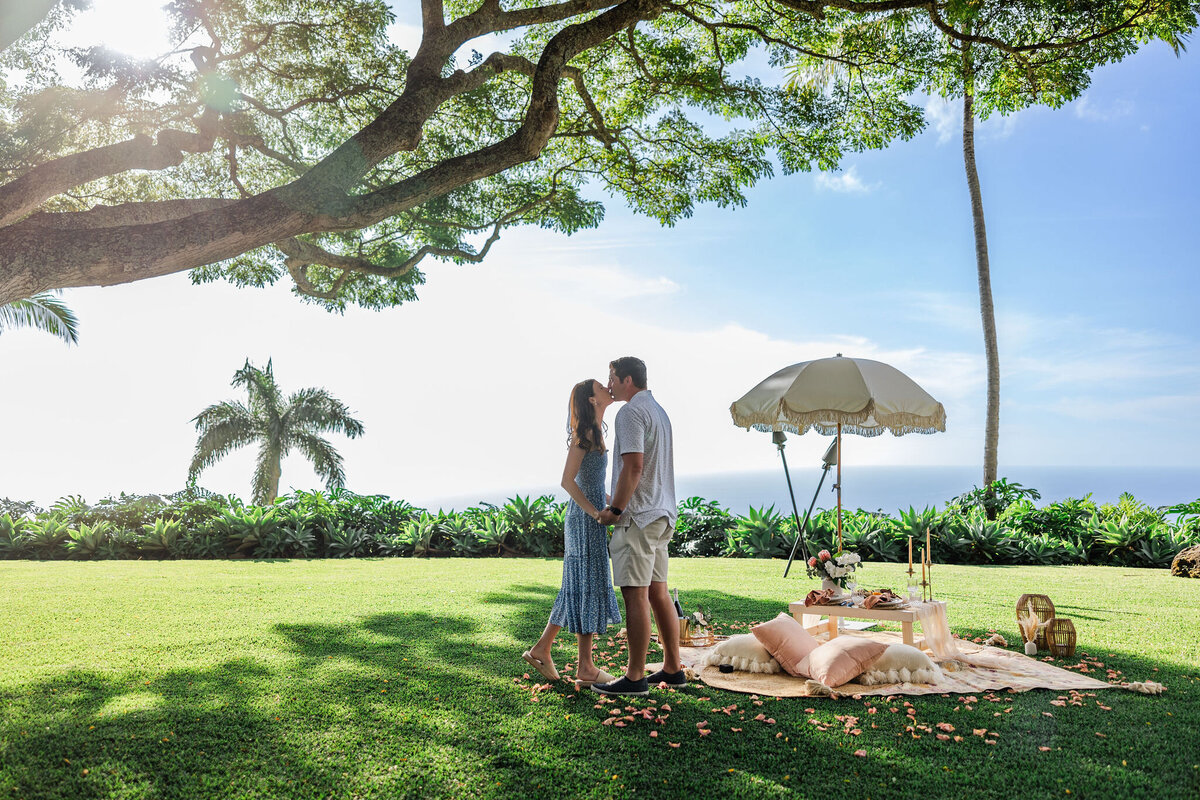 Hawaii-Engagement-Photos-Holualoa-Inn (17)